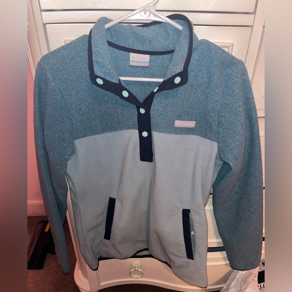 Women’s Columbia Crewneck